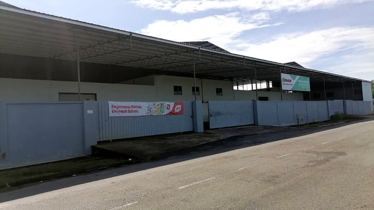 The new Hua Ban Group warehouse in Miri, seen from outside.